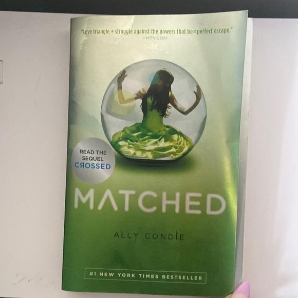 Matched Novel by Ally Condie - Picture 1 of 2